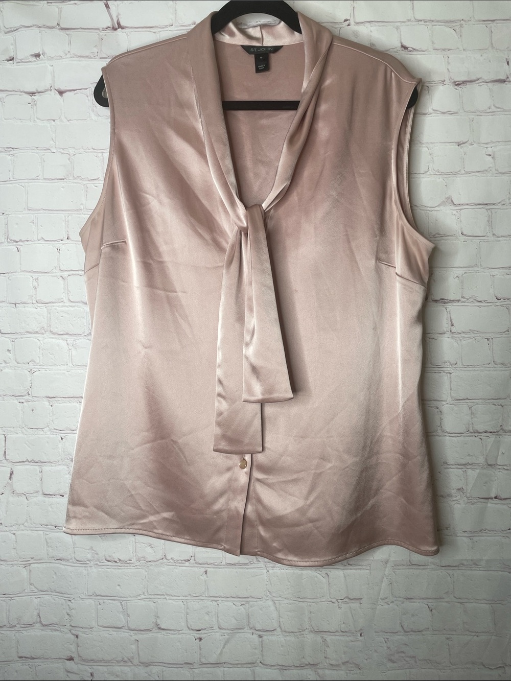 St. John Sleeveless Tie-Neck Satin Blouse — Blush